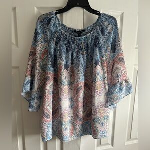 Cute flowy top🌸